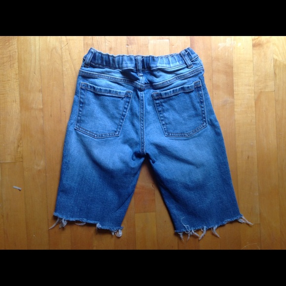 Old Navy Boys Distressed/Cut Jean Shorts Size 12 - Picture 11 of 12